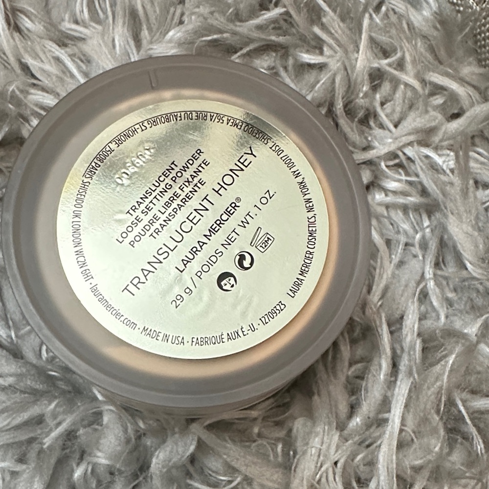 Laura Mercier Translucent Honey Setting Powder